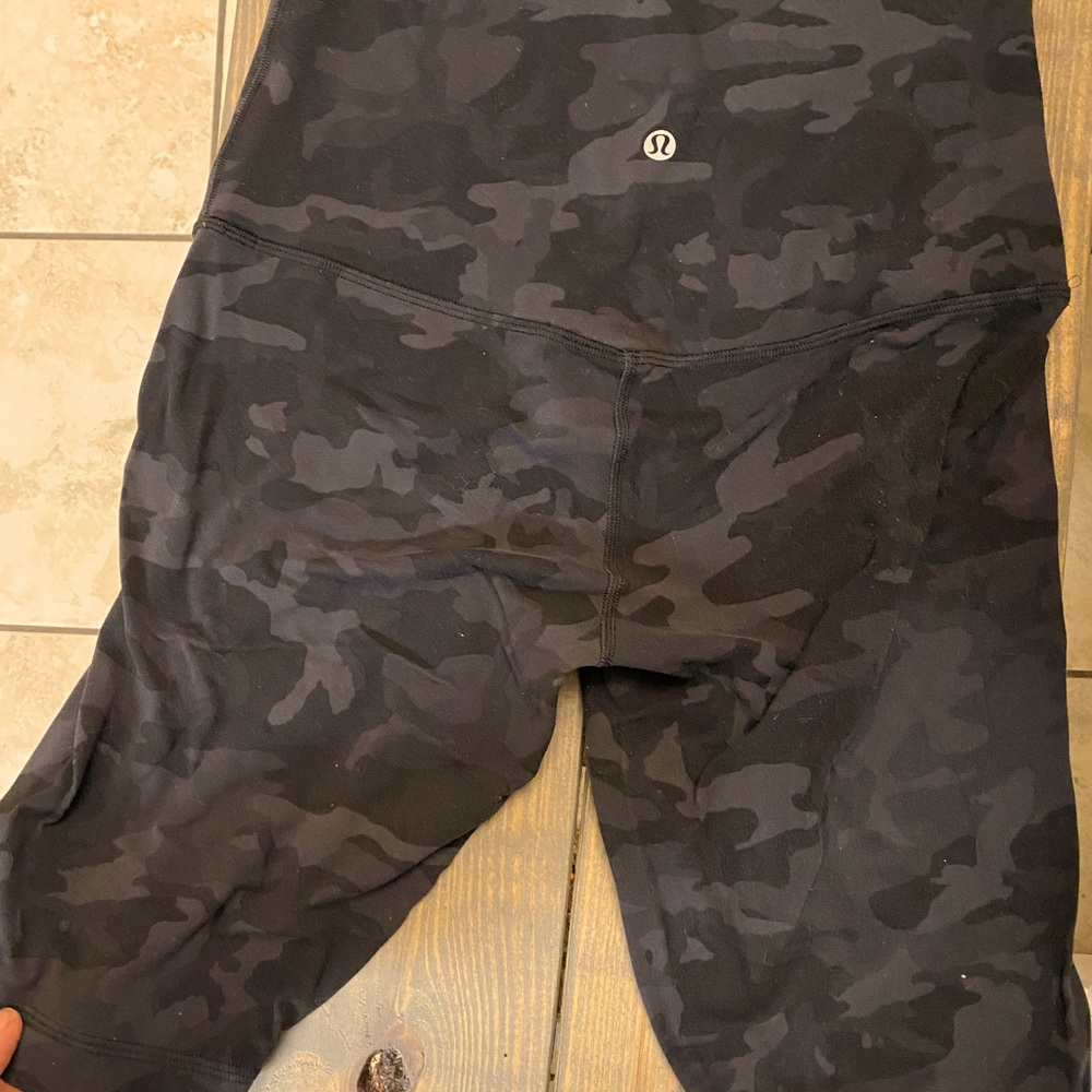 GUC size 8 Lululemon align camo biker shorts